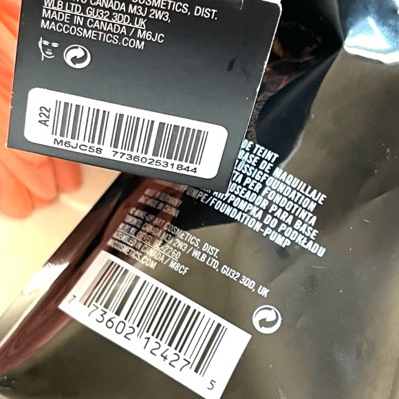 MAC *Bundle* Studio Fix Foundation NC27 + PUMP *DISCONTINUED* - Picture 11 of 12